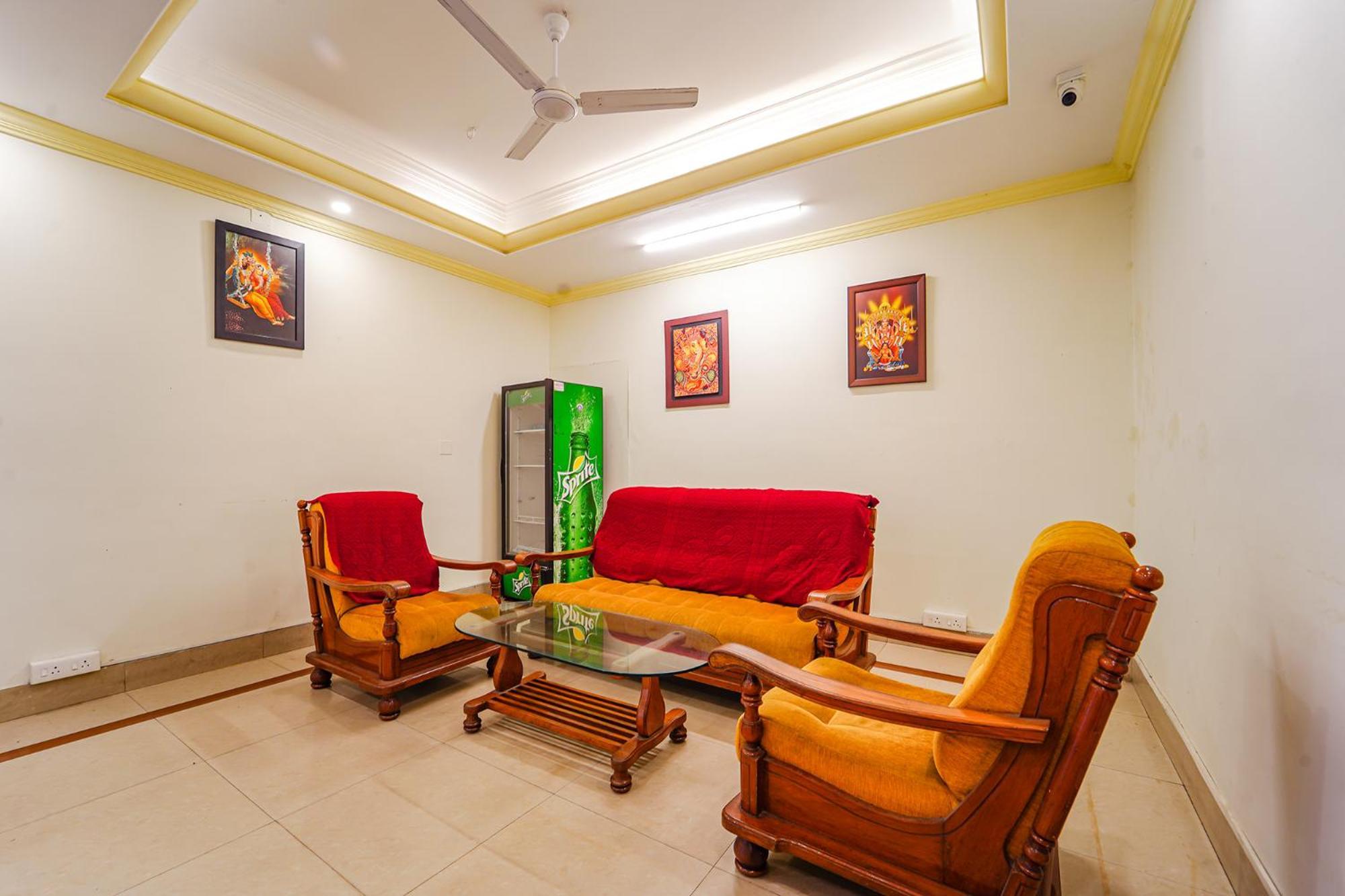 Fabexpress Majestic Inn Thiruvananthapuram Exterior photo